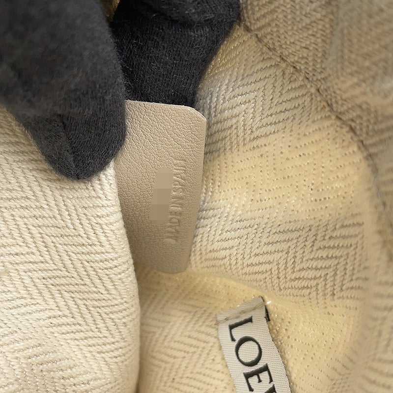 ロエべ ショルダーバッグ アナグラム カットアウト レザー/キャンバス B922Q09X01 LOEWE バッグ