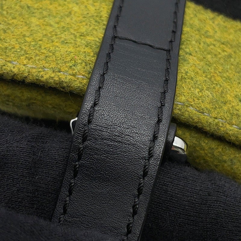 ロエベ ショルダーバッグ ミリタリー メッセンジャーXS レザー/ウール 317.12AA72 LOEWE 黒