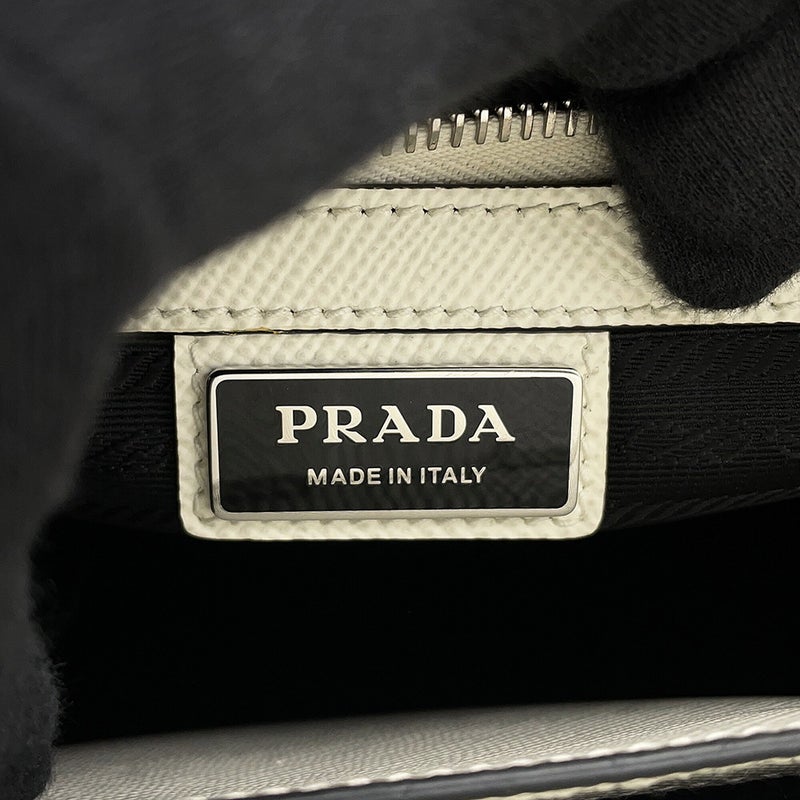 プラダ トートバッグ トライアングル エンボスロゴ サフィアーノ 2VG084 PRADA 2wayショルダーバッグ 白