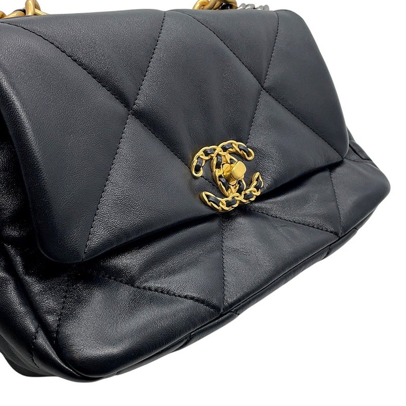 シャネル チェーンショルダーバッグ CHANEL19 マトラッセ ココマーク シャイニーラムスキン AS1160 CHANEL 黒