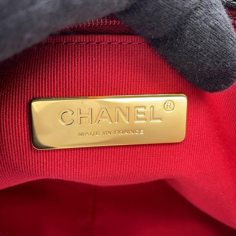 シャネル チェーンショルダーバッグ CHANEL19 マトラッセ ココマーク シャイニーラムスキン AS1160 CHANEL 黒