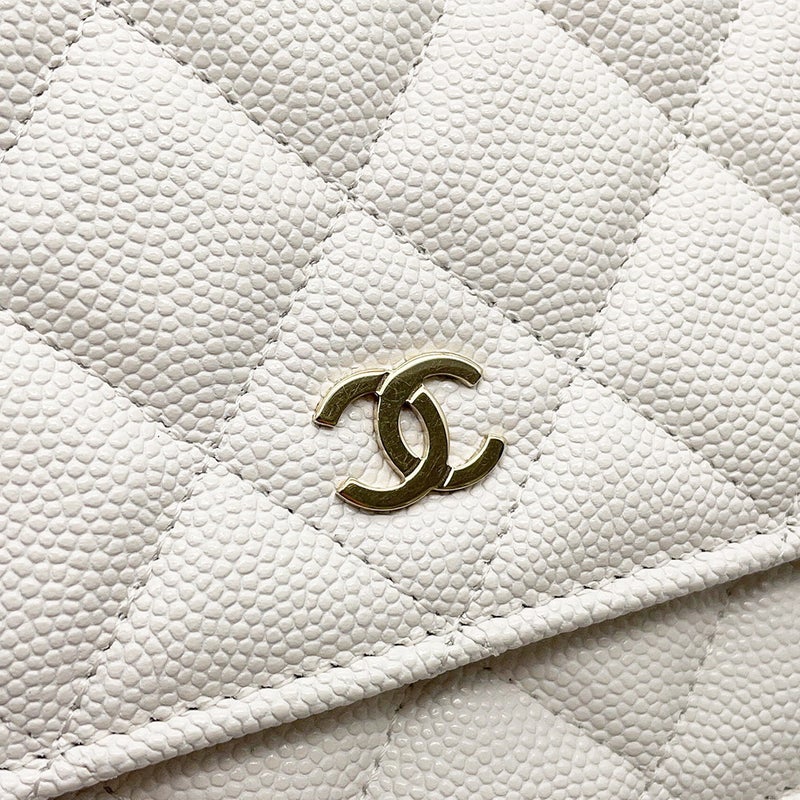 シャネル チェーンウォレット クラシック マトラッセ ココマーク キャビアスキン AP0250 CHANEL 財布 白
