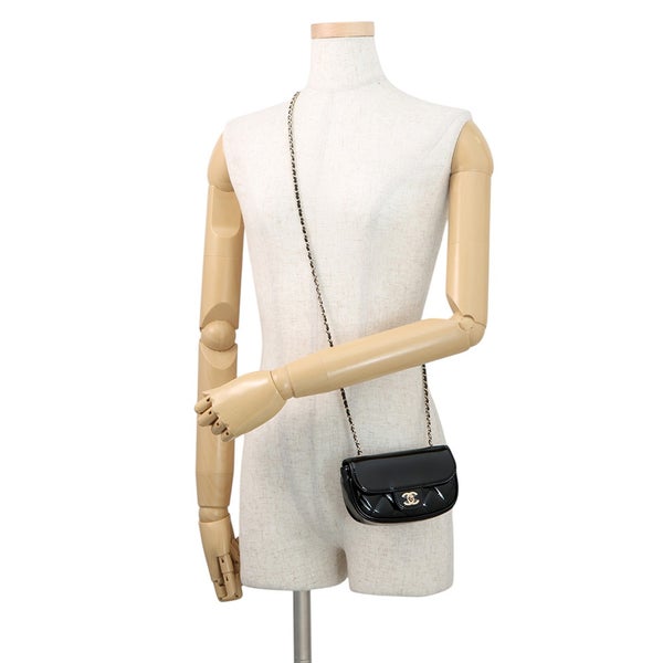 シャネル チェーンショルダーバッグ ココマーク マトラッセ パテント CHANEL ノベルティ 黒