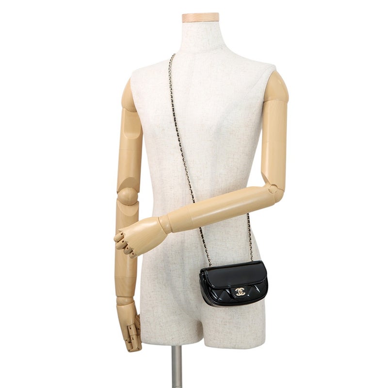 シャネル チェーンショルダーバッグ ココマーク マトラッセ パテント CHANEL ノベルティ 黒