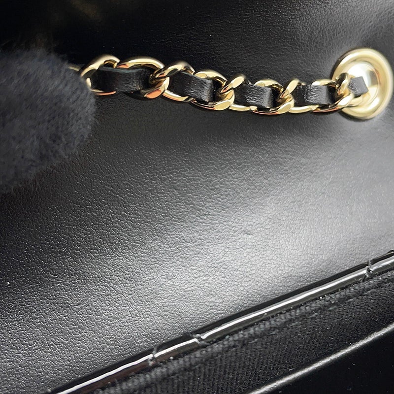シャネル チェーンショルダーバッグ ココマーク マトラッセ パテント CHANEL ノベルティ 黒