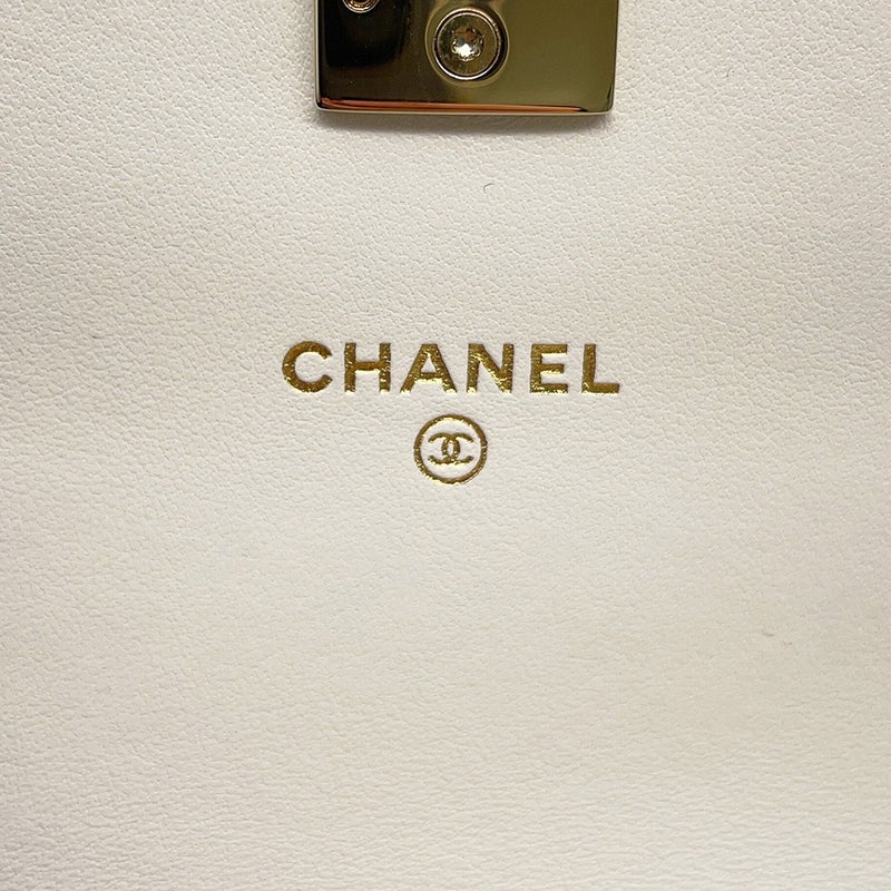 シャネル チェーンウォレット マトラッセ ココマーク トップハンドルキャビアスキン CHANEL 財布