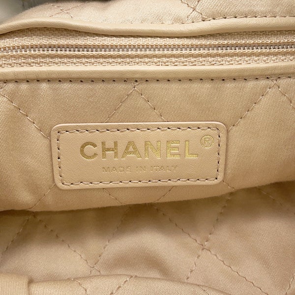 シャネル リュック シャネル22 スモール シャイニーカーフスキン AS3859 CHANEL バックパック  白