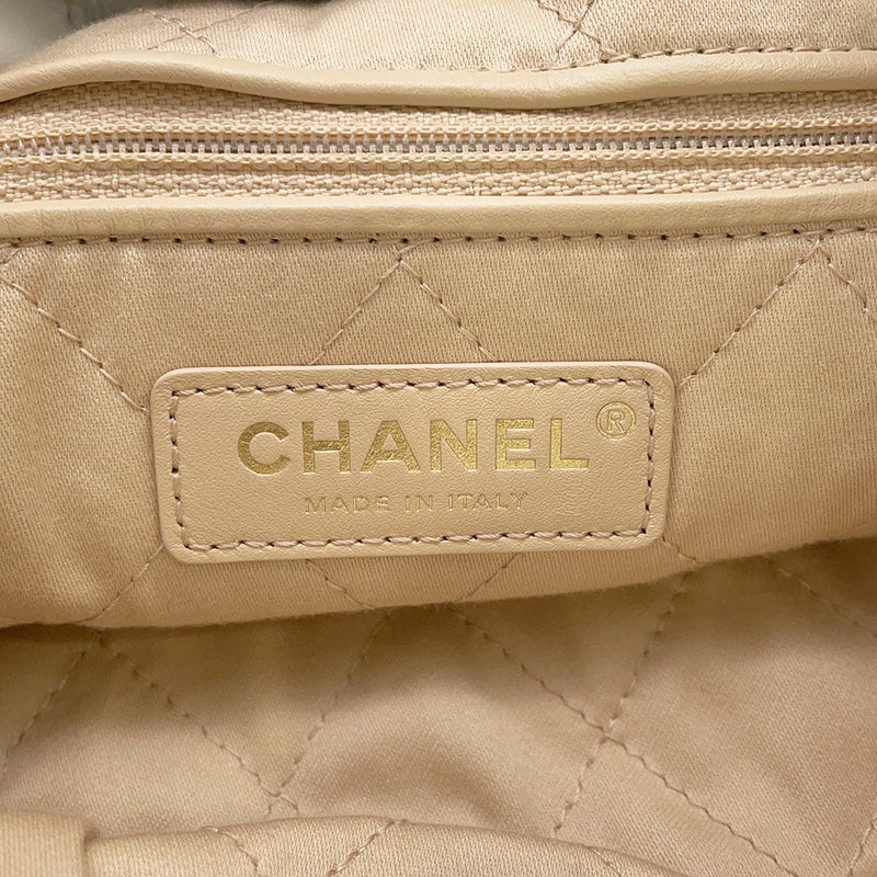 シャネル リュック シャネル22 スモール シャイニーカーフスキン AS3859 CHANEL バックパック  白
