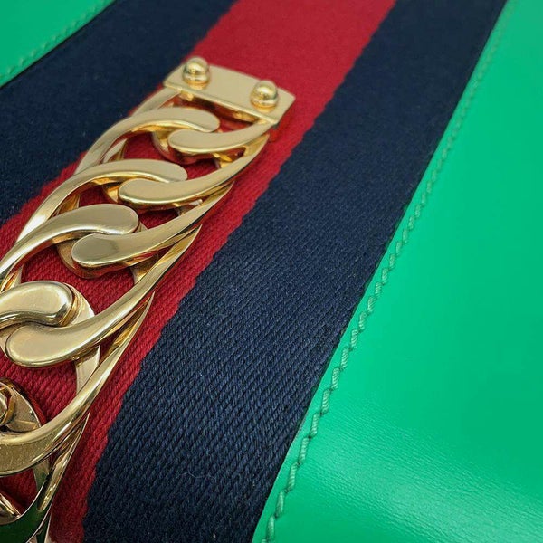 グッチ ショルダーバッグ シルヴィ 421882 GUCCI 2wayハンドバッグ チェーンモチーフ 白