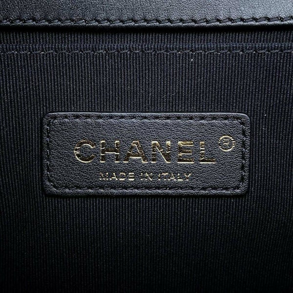 シャネル チェーンショルダーバッグ ボーイシャネル スモール マトラッセ ココマーク A67085 BOY CHANEL バッグ 黒