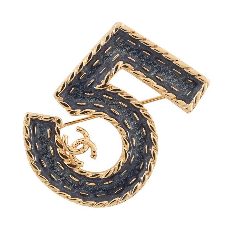 シャネル ブローチ No.5 I24 P CHANEL アクセサリー
