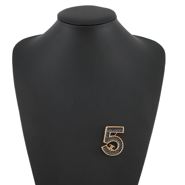 シャネル ブローチ No.5 I24 P CHANEL アクセサリー