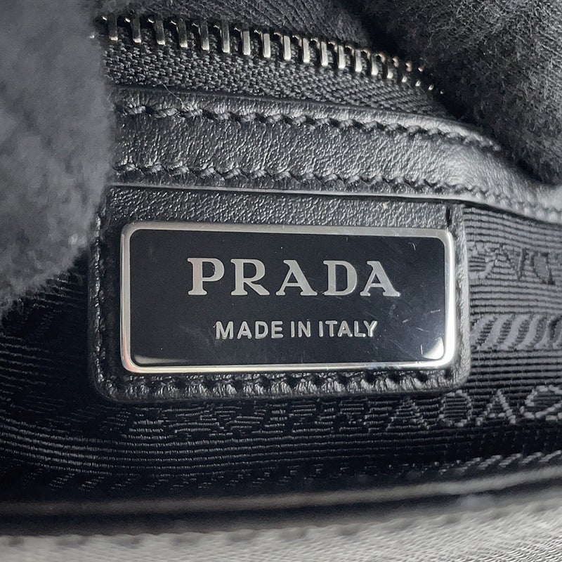 プラダ ショルダーバッグ トライアングルロゴ サフィアーノ レザー 2VD059 PRADA 黒