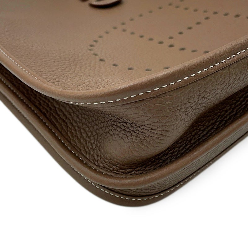 エルメス ショルダーバッグ エブリン3 PM エトゥープ/ゴールド金具 トリヨンクレマンス C刻印 HERMES Evelyne