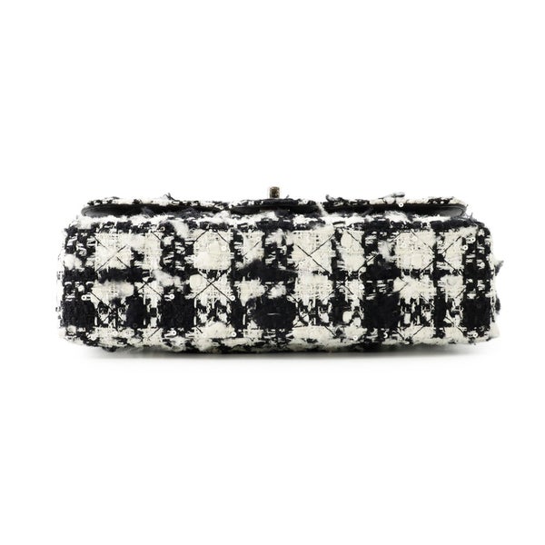シャネル チェーンショルダーバッグ マトラッセ25 ココマーク ツイード ダブルチェーン A01112 CHANEL 白 黒