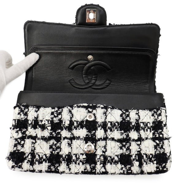 シャネル チェーンショルダーバッグ マトラッセ25 ココマーク ツイード ダブルチェーン A01112 CHANEL 白 黒