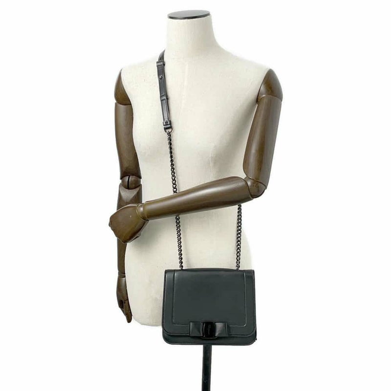 サルヴァトーレ・フェラガモ チェーンショルダーバッグ ヴァラ リボン 21 G877 Ferragamo 黒