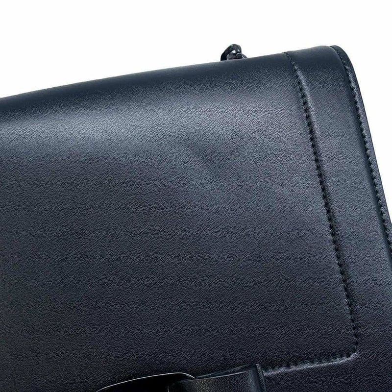 サルヴァトーレ・フェラガモ チェーンショルダーバッグ ヴァラ リボン 21 G877 Ferragamo 黒