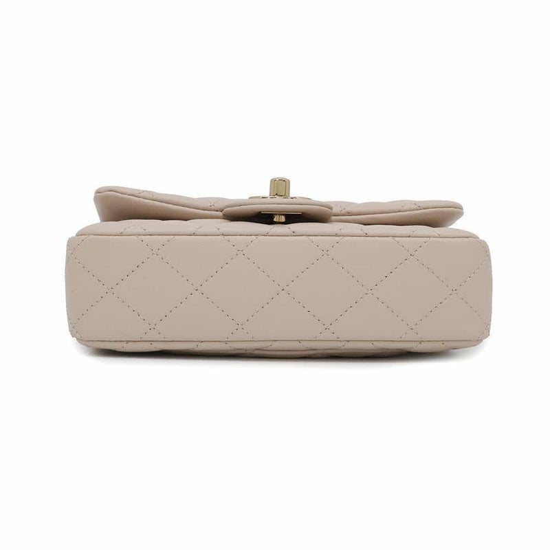 シャネル チェーンショルダーバッグ ミニマトラッセ ココマーク ラムスキン AS5219 CHANEL フラップ バッグ