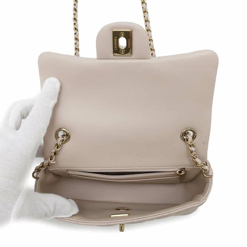 シャネル チェーンショルダーバッグ ミニマトラッセ ココマーク ラムスキン AS5219 CHANEL フラップ バッグ