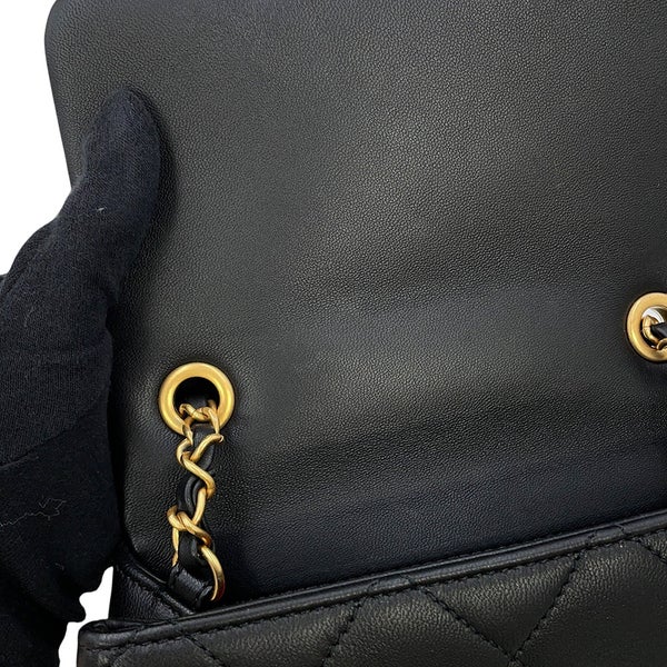 シャネル チェーンショルダーバッグ マトラッセ ココマーク トップハンドル ミニフラップ AS1357 CHANEL 黒