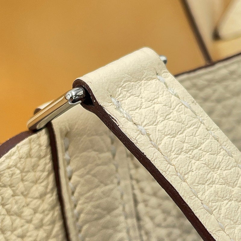 エルメス ハンドバッグ ピコタンロックPM ナタ/シルバー金具 トリヨンクレマンス Z刻印 HERMES トートバッグ