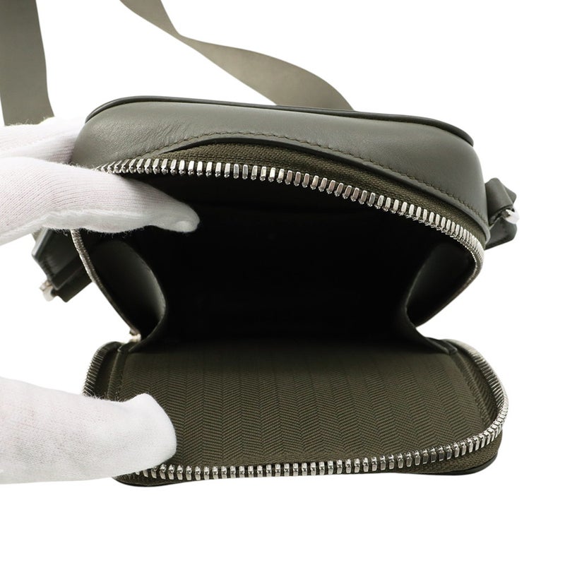 ロエベ ショルダーバッグ バーティカル クロスボディポケット アナグラム レザー C565S59X01 LOEWE メンズ