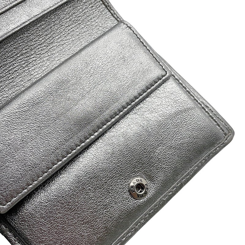 プラダ 二つ折り財布 ロゴ コンパクトウォレット 1MV204 PRADA