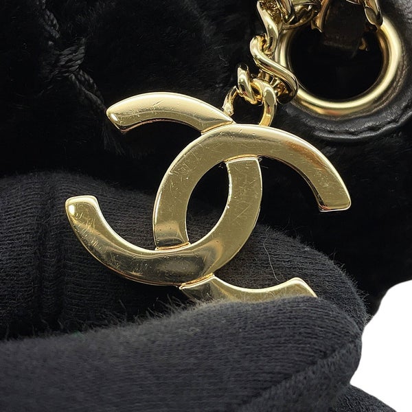 シャネル チェーンショルダーバッグ ココマーク マトラッセ ラパン CHANEL バッグ 黒