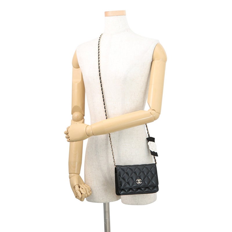 シャネル チェーンウォレット マトラッセ カメリアリボンラムスキン AP1649 CHANEL 財布 黒