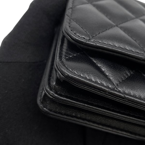 シャネル チェーンウォレット マトラッセ カメリアリボンラムスキン AP1649 CHANEL 財布 黒