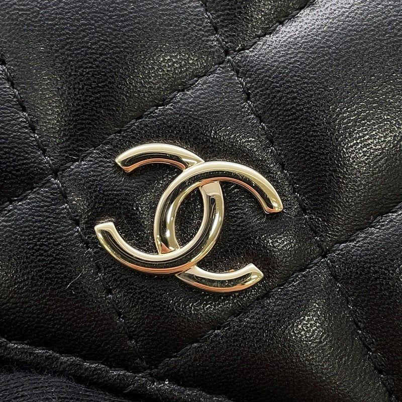 シャネル チェーンウォレット マトラッセ カメリアリボンラムスキン AP1649 CHANEL 財布 黒