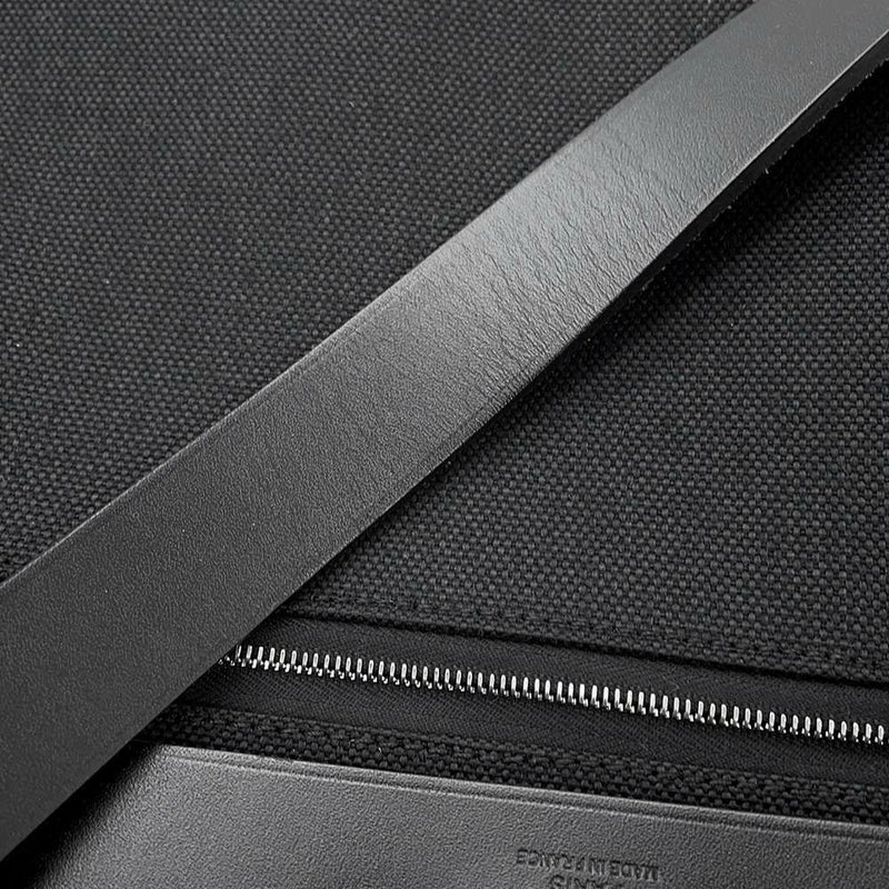 エルメス ショルダーバッグ エールバッグジップMM ブラック/シルバー金具 ヴァッシュハンター /トワルミリタリー B刻印 黒