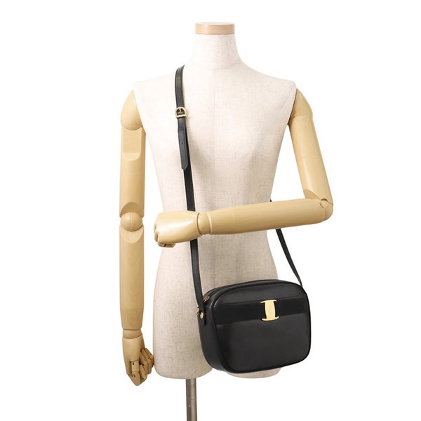 サルヴァトーレ・フェラガモ ショルダーバッグ ヴァラ A214183 Ferragamo バッグ 黒