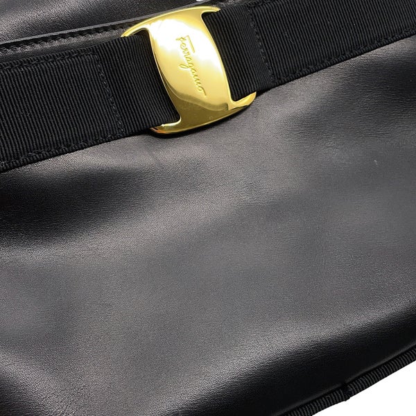 サルヴァトーレ・フェラガモ ショルダーバッグ ヴァラ A214183 Ferragamo バッグ 黒