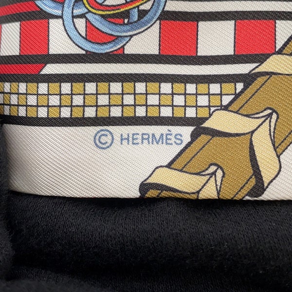 エルメス スカーフ ツイリー 馬勒とチャーム Brides et Gris-Gris HERMES シルクツイル 2023春夏