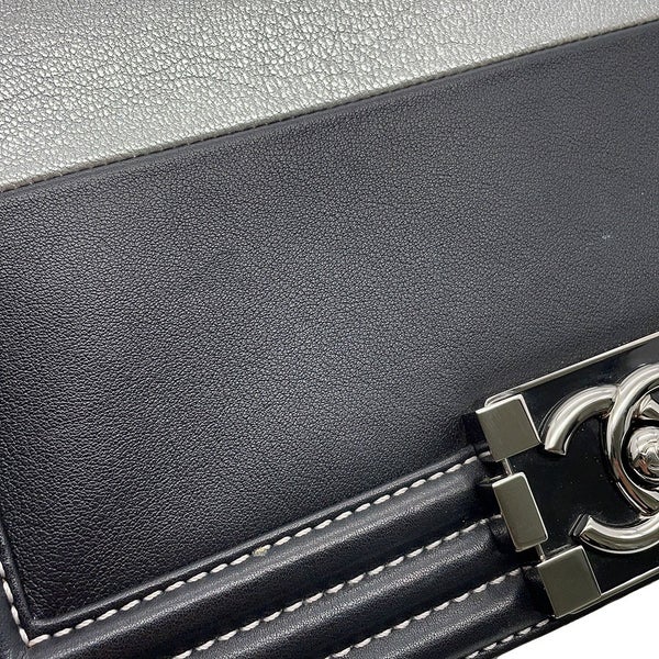 シャネル チェーンショルダーバッグ ボーイシャネル25 ココマーク バイカラー レザー A67086 CHANEL バッグ 黒
