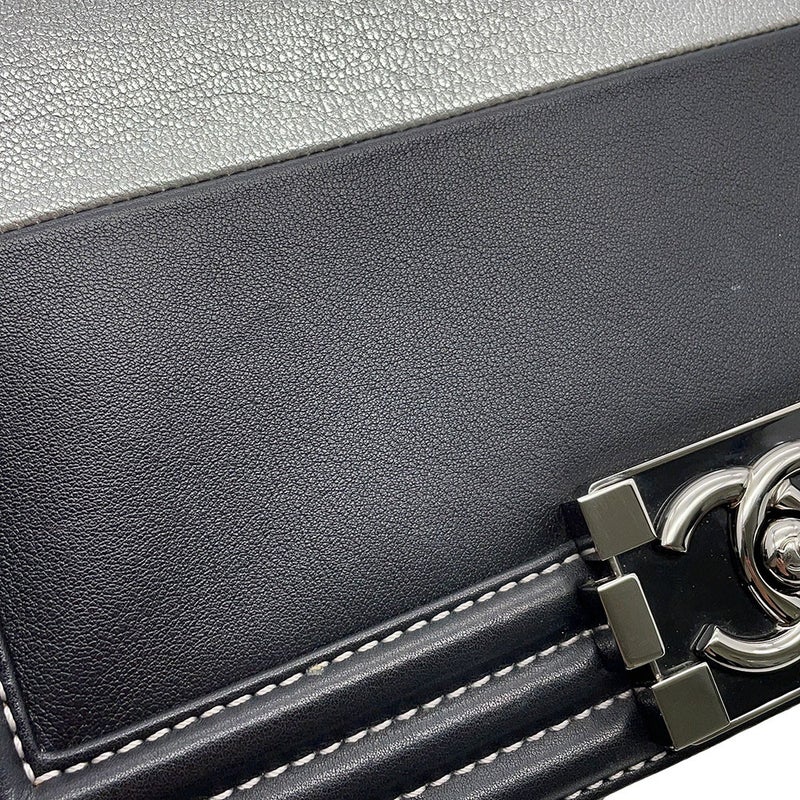 シャネル チェーンショルダーバッグ ボーイシャネル25 ココマーク バイカラー レザー A67086 CHANEL バッグ 黒