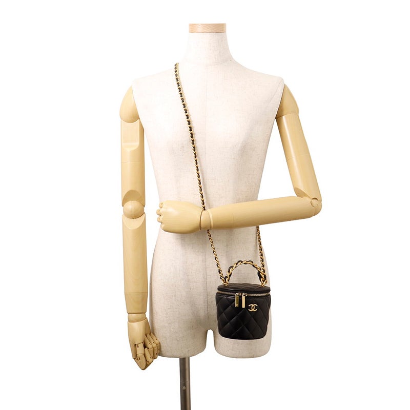 シャネル チェーンショルダーバッグ ココマーク マトラッセ バニティ トップハンドル ラムスキン CHANEL 黒