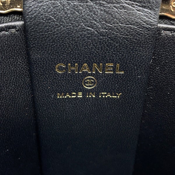 シャネル チェーンショルダーバッグ ココマーク マトラッセ バニティ トップハンドル ラムスキン CHANEL 黒