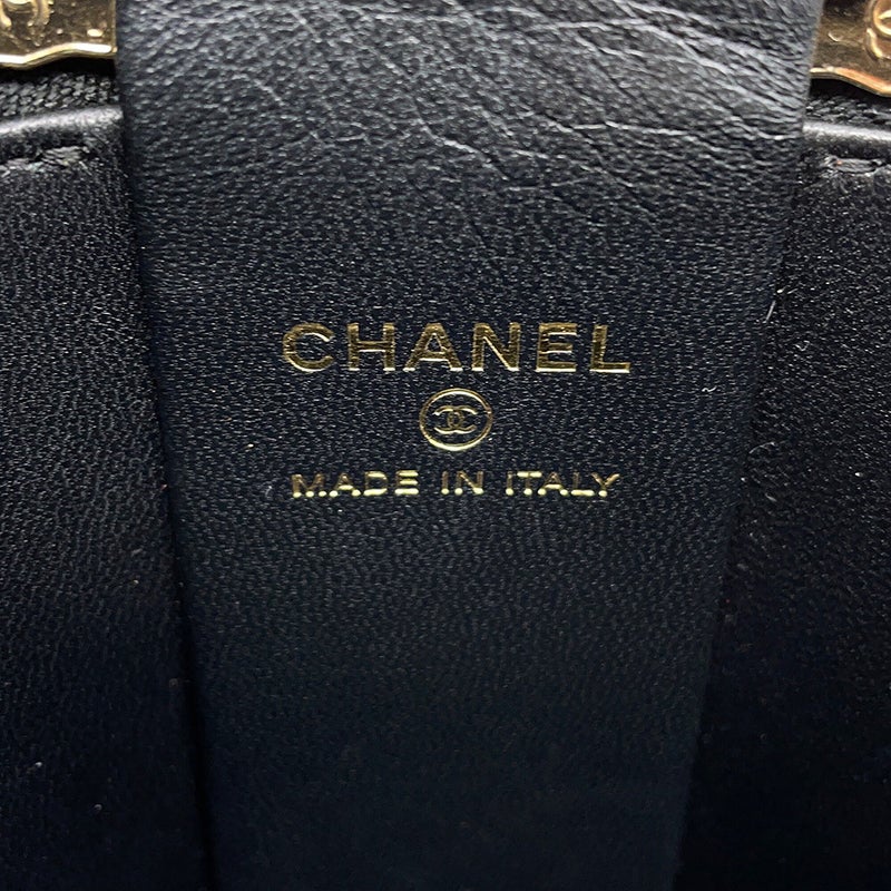 シャネル チェーンショルダーバッグ ココマーク マトラッセ バニティ トップハンドル ラムスキン CHANEL 黒