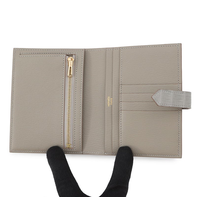 エルメス 二つ折り財布 ベアンコンパクト グリスペール/ゴールド金具 アリゲーターマット K刻印 財布