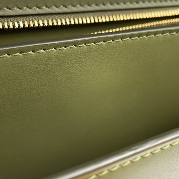 バーバリー ショルダーバッグ TBロゴ レザー BURBERRY バッグ 斜め掛け
