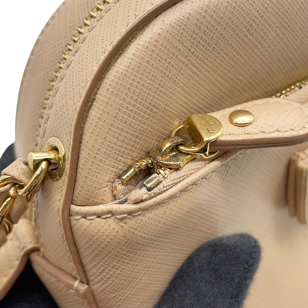 サルヴァトーレ・フェラガモ チェーンショルダーバッグ ヴァラリボン Ferragamo バッグ