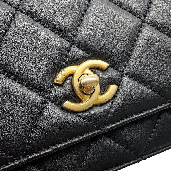 シャネル チェーンショルダーバッグ マトラッセ ココマーク ラムスキン CHANEL バッグ ミニバッグ 黒