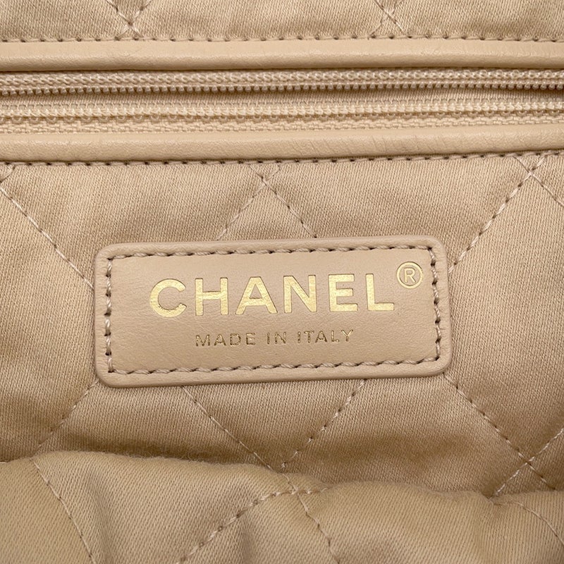 シャネル チェーンショルダーバッグ CHANEL22 スモール シャイニーカーフスキン AS3260 CHANEL ポーチ付き 白