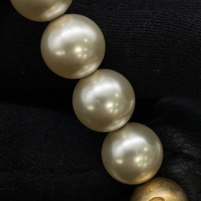 シャネル チェーンショルダーバッグ パール マトラッセ ココマーク AS2529 CHANEL ミニバッグ 黒