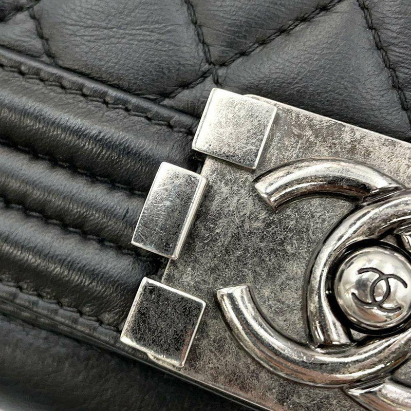 シャネル チェーンショルダーバッグ ボーイシャネル ラージ マトラッセ ココマーク ラムスキン A92193 CHANEL 黒