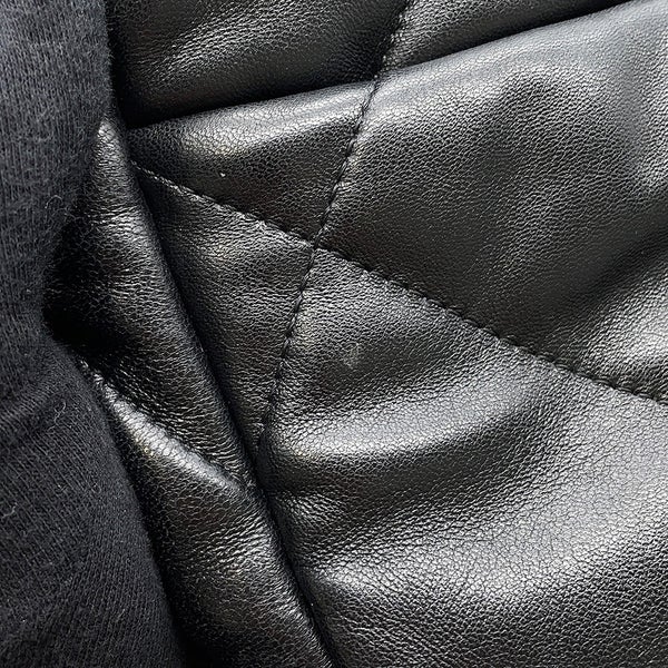 シャネル チェーンショルダーバッグ CHANEL19 ココマーク シャイニーラムスキン AS1160 CHANEL 黒