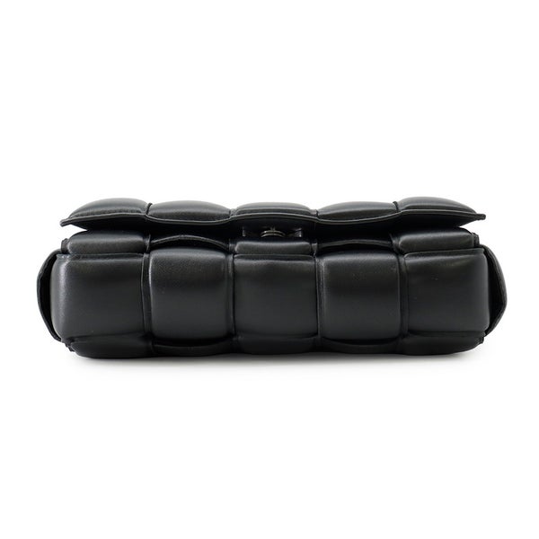 ボッテガヴェネタ ショルダーバッグ イントレチャート パデッド カセット ラムスキン 591970 BOTTEGA VENETA 黒